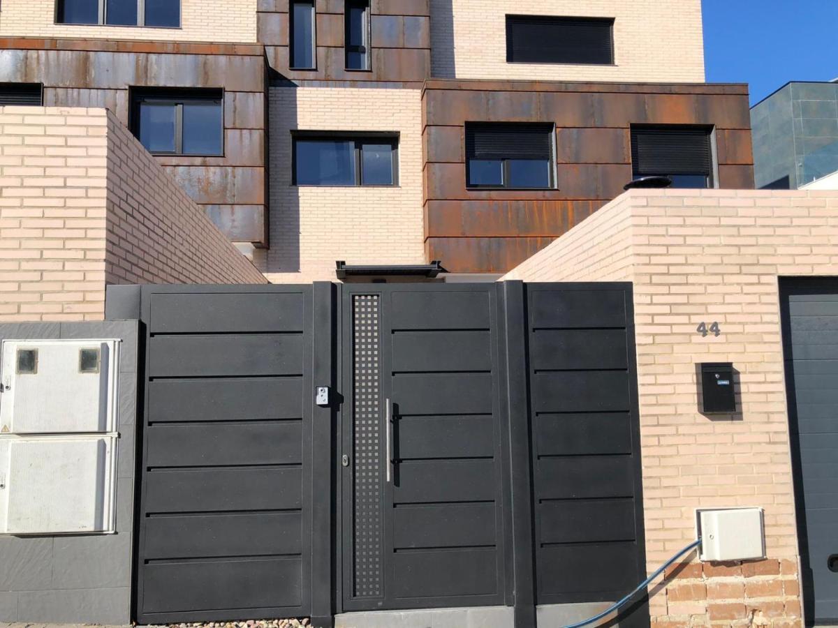 Chalet Con Piscina Privada A 25 Min De Madrid 阿罗约莫利诺斯 外观 照片